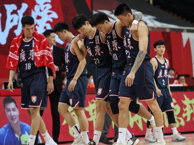 贵阳男篮横扫对手，积分榜稳步攀升